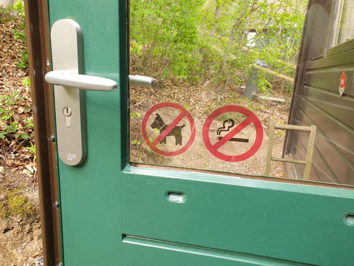 Boshuisje Durbuy Met Zwembad Op Het Park المظهر الخارجي الصورة